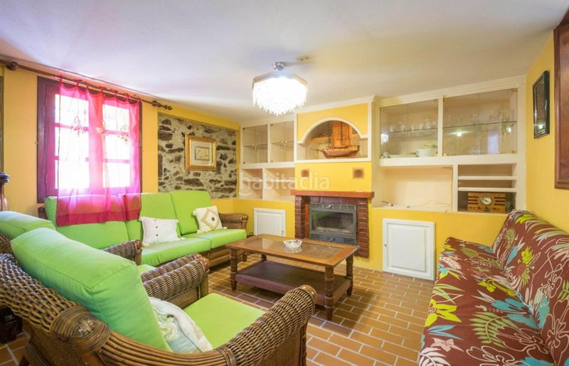 Foto d29300ba-ca52-407d-8283-cddbde80c875. Casa amb calefacció aparcament piscina a Cambre