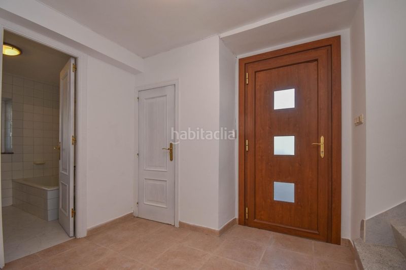 Foto de050510-57ce-4938-bb9e-39fc6180e5ef. Location maison avec parking dans Cambre