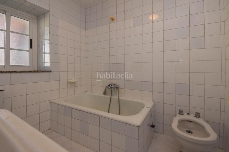 Foto f81cdba9-d7b9-4cbb-9383-366c2c8efa83. Location maison avec parking dans Cambre