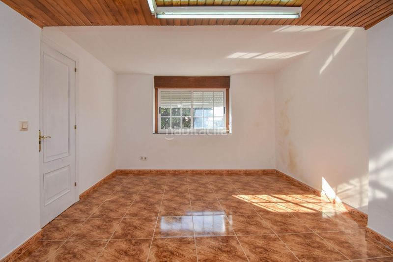 Foto fa38eb3a-f2a3-432f-b321-f10f1b442afa. Location maison avec parking dans Cambre
