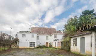 Casa in Cambre. Gran parcela urbana edificable