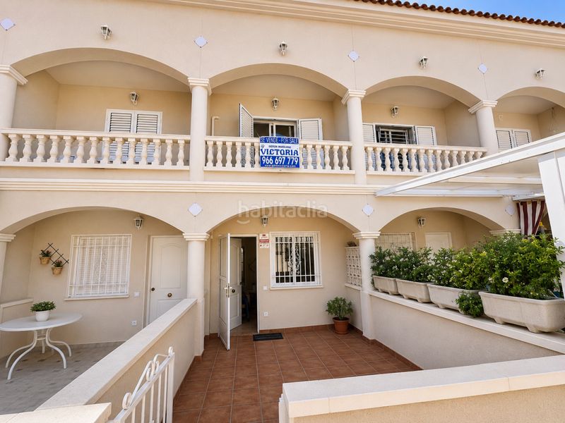 Foto 1327d8bc-965e-44e2-971c-c08179d5e66b. Casa amb calefacció aparcament piscina terrassa a Santa Pola