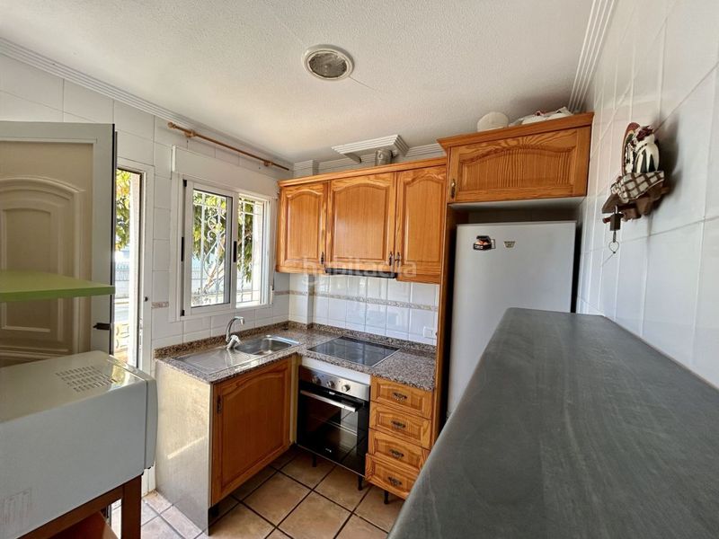 Foto 1bf43091-56a3-4844-830d-1236448c3f16. Casa amb calefacció aparcament piscina terrassa a Santa Pola