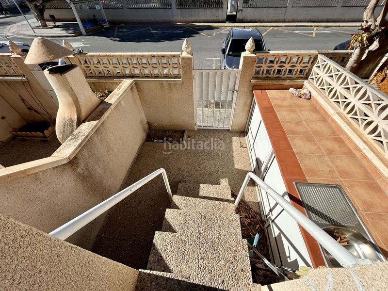 Foto 23c56289-8ef2-4ee2-8334-1f34c6867df7. Casa amb calefacció aparcament piscina terrassa a Santa Pola