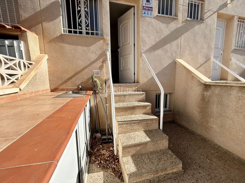 Foto 279f1071-45e1-4e07-b389-32beda22653d. Casa amb calefacció aparcament piscina terrassa a Santa Pola