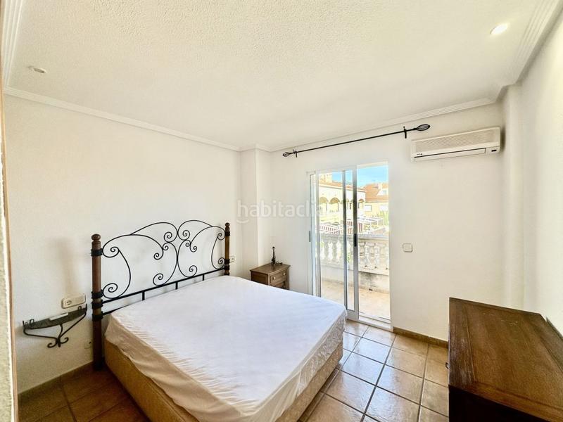 Foto 7d9c2ce2-4525-42a1-9236-8668d9188fac. Casa amb calefacció aparcament piscina terrassa a Santa Pola