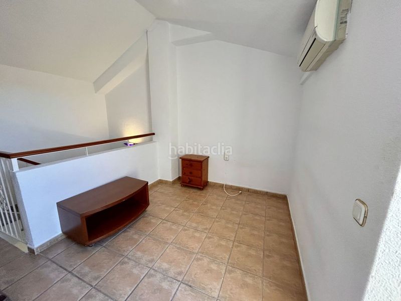 Foto fe9f1e9f-e634-4ad1-b71a-860f82b5fbda. Casa amb calefacció aparcament piscina terrassa a Santa Pola