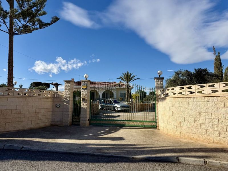 Foto c6e9c587-da0b-4fd1-8f0b-73f10344afd2. Chalet en Los Arenales del Sol Elche / Elx
