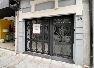 Lloguer Local Comercial a Calle san andrés 68. Bajo en edificio singular, en la renovada calle san andrés