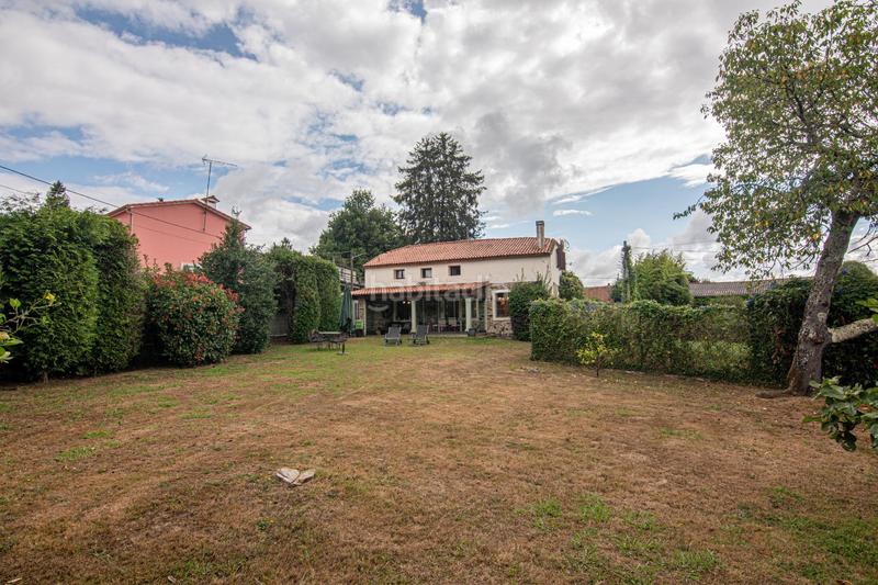 Foto ad8eb4e7-a5f5-47af-874e-906d18c5960d. Masía en lugar de saioso 22 casa de piedra centenaria, reformada y decorada, en Bergondo