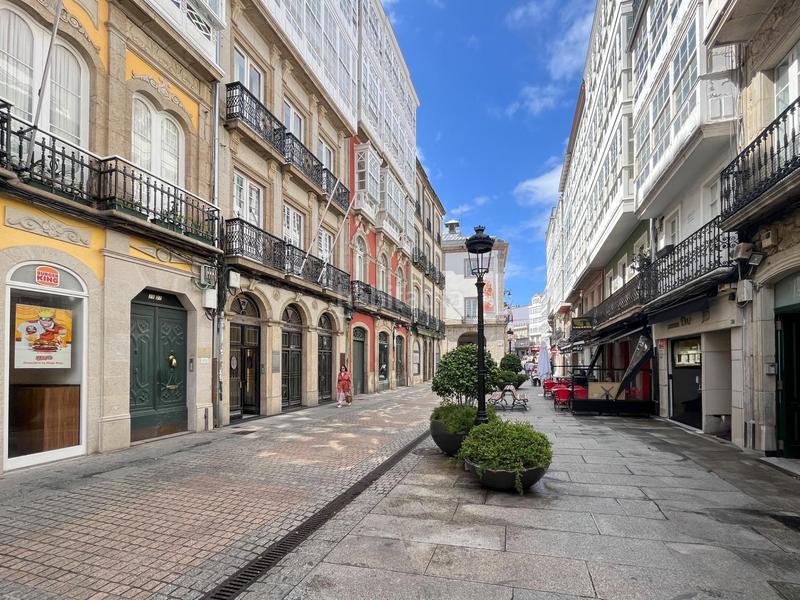 Foto 19eda8d5-5b40-4577-b853-f383bb6d5714. Piso  en venta en riego de agua, en pleno centro de a coruña en Coruña (A)