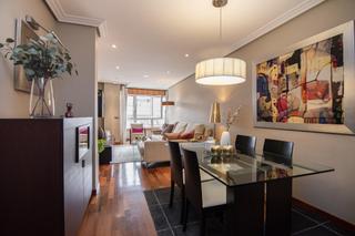 Appartement  Voluntariado. Piso en pleno centro con plaza de garaje y trastero
