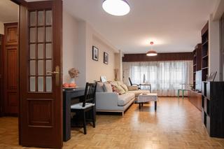 Appartement  Calle angel rebollo. Piso al lado del campo de marte