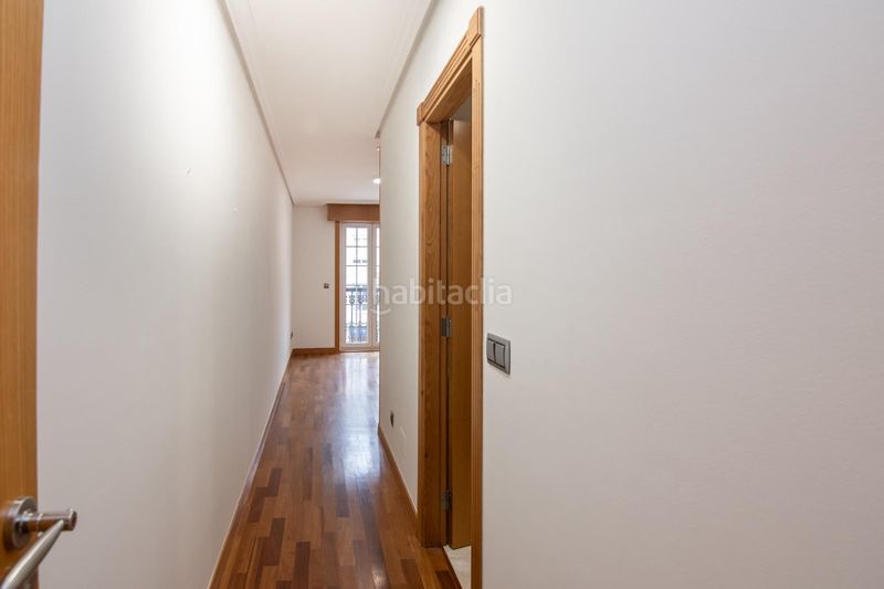 Foto 89eb32b0-0c9b-4f87-b98e-562bbfac280a. Pis amb aparcament a Ciudad Vieja Coruña (A)