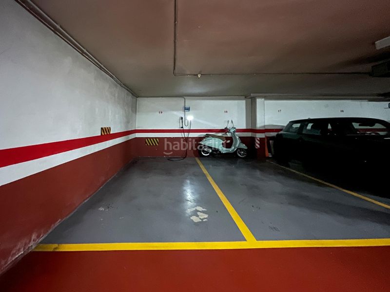 Foto e761869e-3f3b-4a8f-af0e-ab827a4986bb. Pis amb aparcament a Ciudad Vieja Coruña (A)