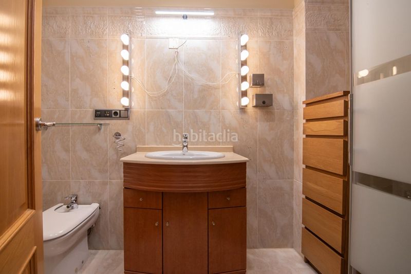 Foto ed7c9ee2-9427-4f18-b902-2bd85c1d36c6. Pis amb aparcament a Ciudad Vieja Coruña (A)