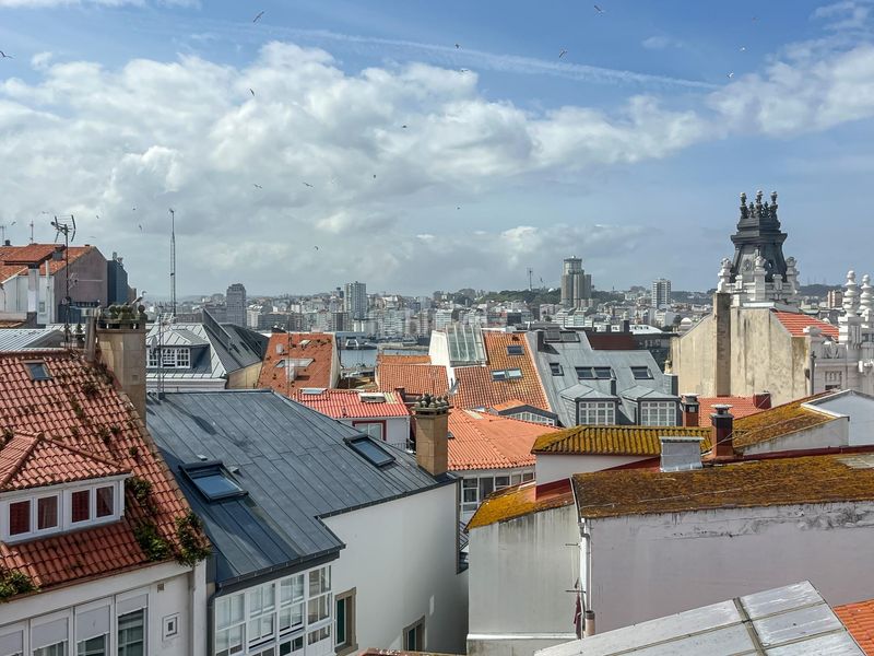 Foto 29eb48df-108c-4e62-bedb-467158702179. Dúplex amb calefacció aparcament a Ciudad Vieja Coruña (A)