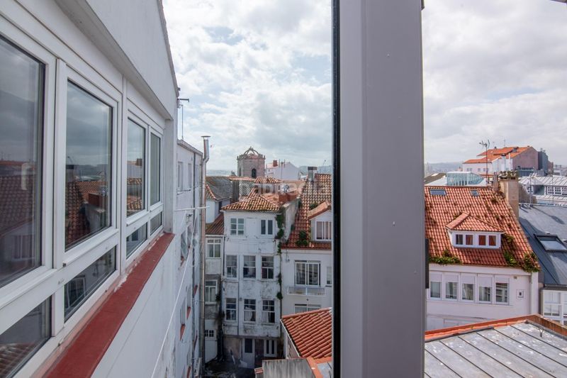 Foto 397d6a89-0d11-4ce3-a1f7-80209ed4444b. Dúplex amb calefacció aparcament a Ciudad Vieja Coruña (A)