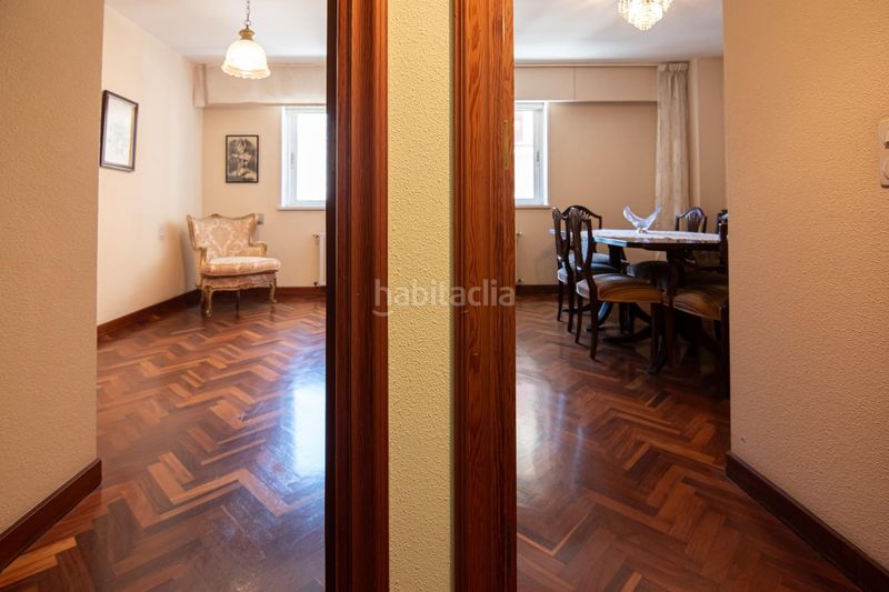 Foto c8cfc7b2-2687-48da-b92a-521ba19a1d89. Pis amb calefacció aparcament a Ensanche Coruña (A)