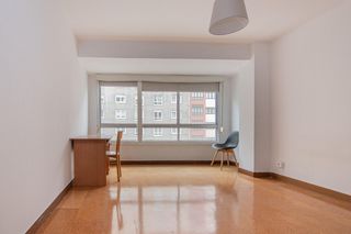 Piso  Ronda outeiro. Piso con ascensor, de dos dormitorios y salón con italiana