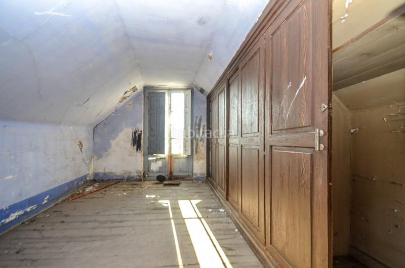 Foto d20e5528-83b5-4665-8f18-e417f853c8f7. Edificio en carretera estrada castela 887 edificio de bajo y dos plantas en xubia, al lado del antiguo concello en Narón
