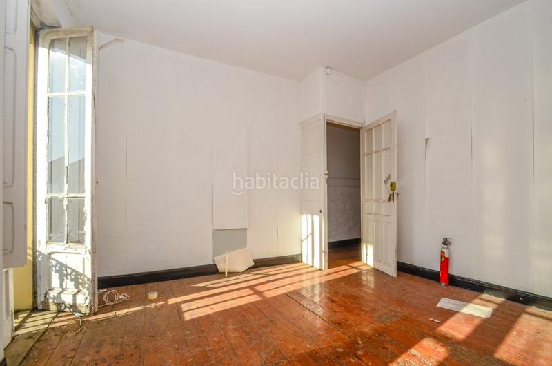 Foto e0620846-7893-43ac-a0cc-95037e945b77. Edificio en carretera estrada castela 887 edificio de bajo y dos plantas en xubia, al lado del antiguo concello en Narón
