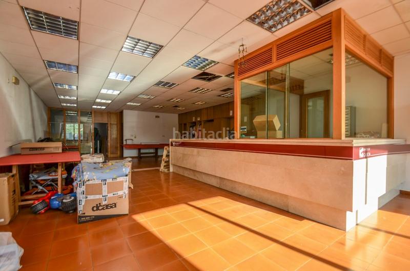 Foto e2e7e781-f39e-4d68-bfc6-d0068a079ebd. Edificio en carretera estrada castela 887 edificio de bajo y dos plantas en xubia, al lado del antiguo concello en Narón