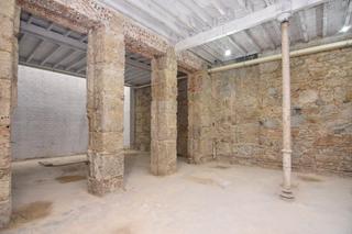 Local commercial à Cuatro Caminos - Plaza de la Cubela. Local singular en edificio modernista, con altura de techos y pa