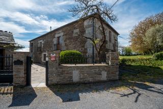 Casa en Parroquias del Este. Casa de piedra en santa comba