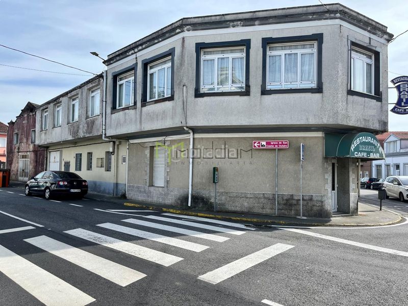 Foto 159819da-4909-4977-82b3-31a4a1547084. Edificio in Outes