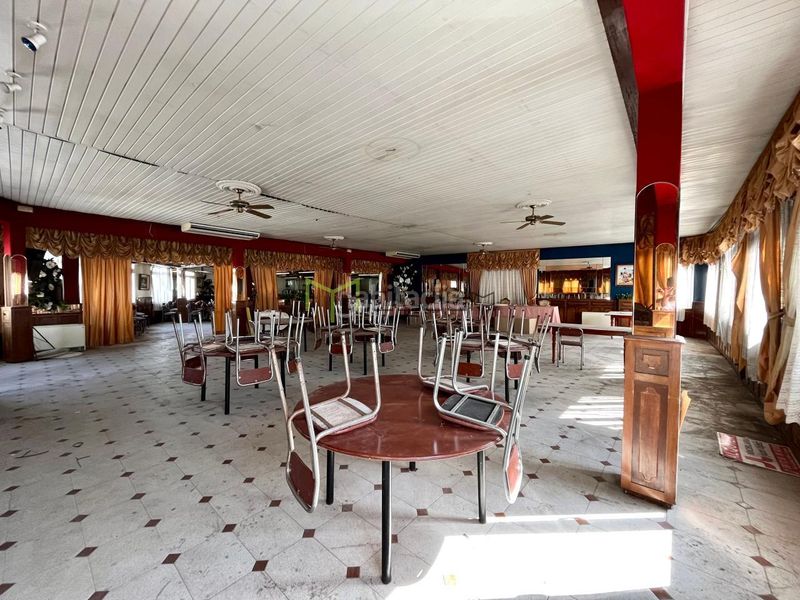 Foto 40f4eeeb-8535-4279-9aa3-83e9ce8f5cd6. Edificio in Outes