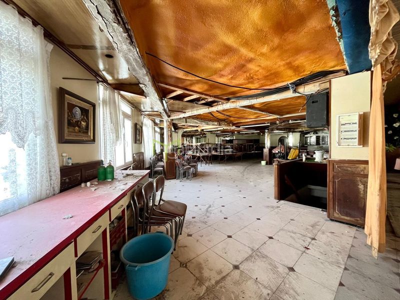 Foto c6ea9e73-928e-45d4-8cc4-027e0c4fd760. Edificio in Outes