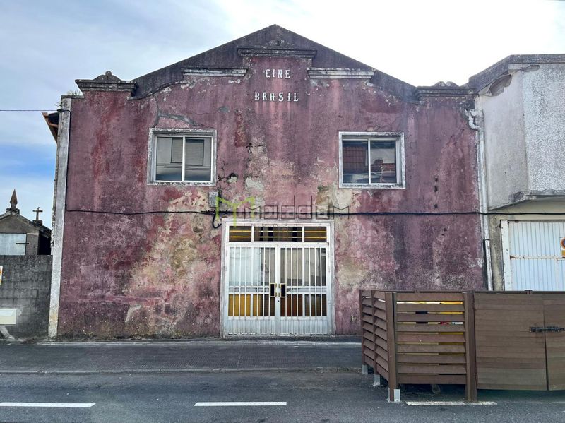 Foto d0987c71-ac74-47cd-81b9-fabd8f956b5e. Edificio in Outes