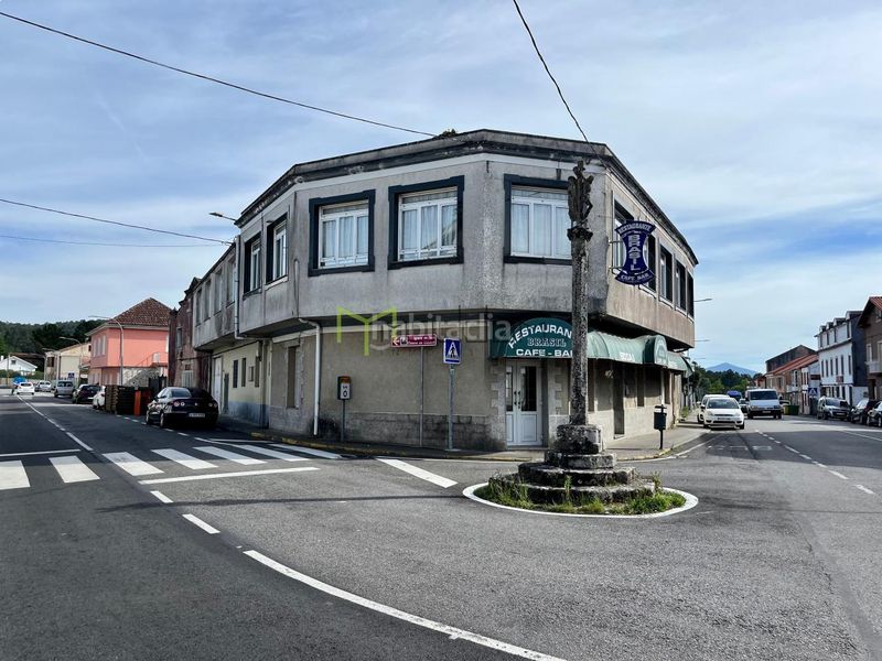 Foto d52aad6e-36a2-45fa-8075-057c4291ce0e. Edificio in Outes