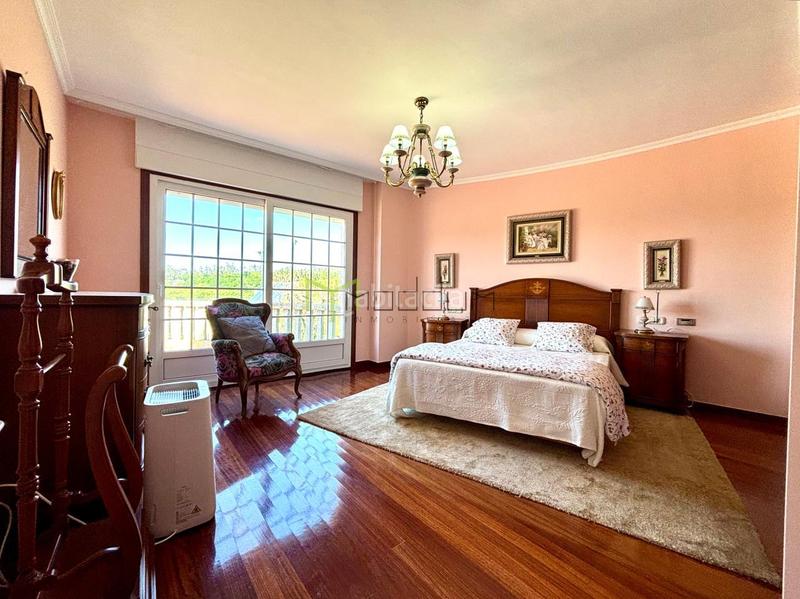 Foto 15c66769-1941-4da7-aa04-b0421eff20ea. Chalet with heating parking pool in Parroquias de Santiago Santiago de Compostela