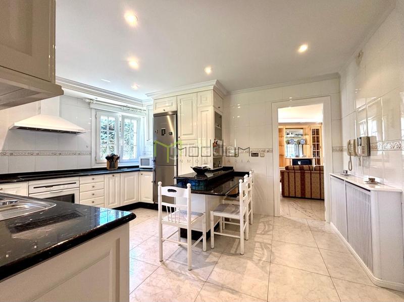 Foto 8c21dfda-4198-4f86-b48d-a034fddfc843. Chalet avec chauffage parking piscine dans Parroquias de Santiago Santiago de Compostela