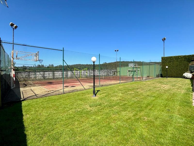 Foto 6b6bed95-2e7f-4919-bf36-e90b5d690fad. Chalet con riscaldamento parcheggio piscina in Parroquias de Santiago Santiago de Compostela