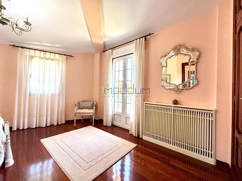 Foto 744a32f0-9304-4e01-a4bb-df8c95af9594. Xalet amb calefacció aparcament piscina a Parroquias de Santiago Santiago de Compostela