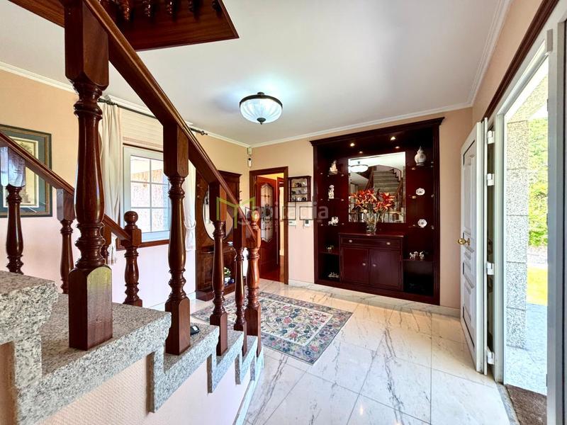 Foto e08bc69a-87eb-4b85-8a12-e12a88f1cea6. Xalet amb calefacció aparcament piscina a Parroquias de Santiago Santiago de Compostela