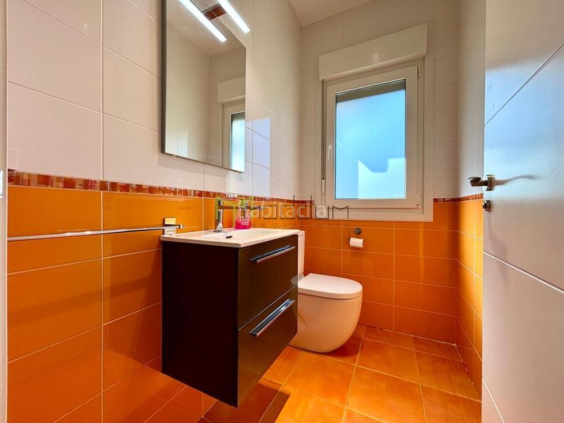 Foto c2d92228-c3e6-47a9-91a5-bb88d60bcd72. Chalet con riscaldamento parcheggio in Parroquias de Santiago Santiago de Compostela