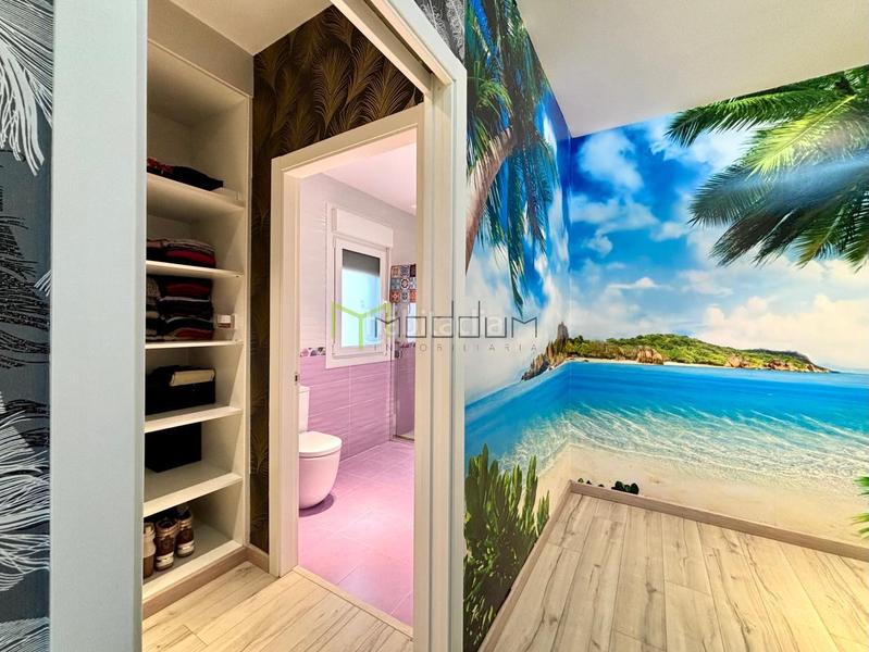 Foto cbc5b61f-4295-484e-a33e-e3b347c20078. Chalet con riscaldamento parcheggio in Parroquias de Santiago Santiago de Compostela