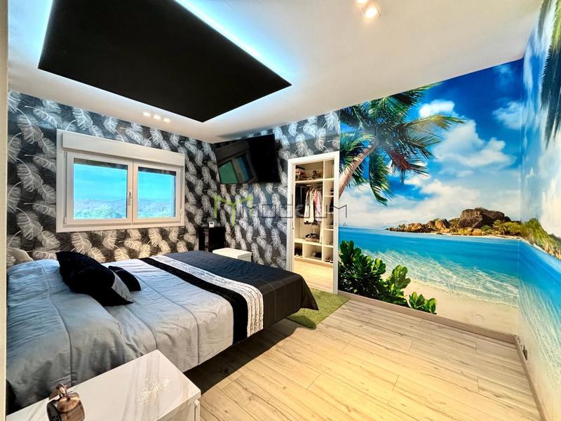 Foto dc6e86cf-eb79-4df7-8822-37bcc340324a. Chalet con riscaldamento parcheggio in Parroquias de Santiago Santiago de Compostela