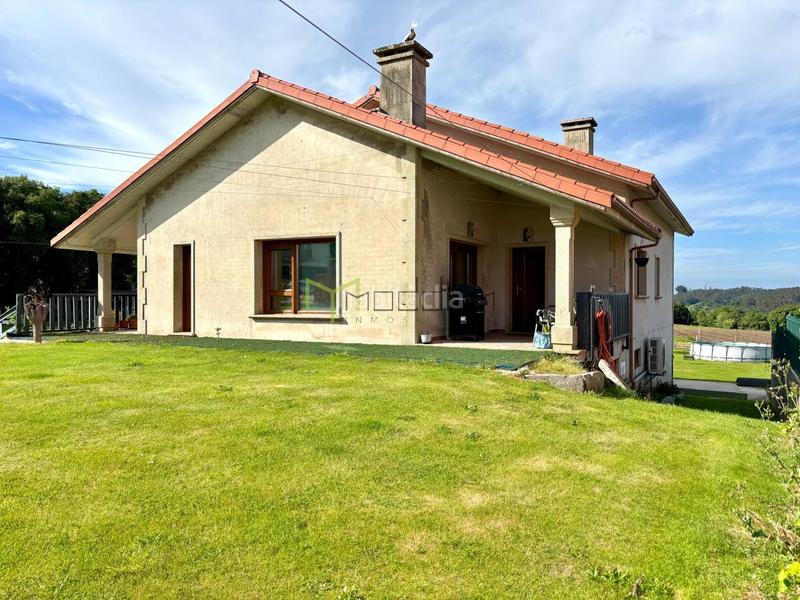 Foto e80dadc2-401d-4544-9187-88271e47e1b6. Chalet con riscaldamento parcheggio in Parroquias de Santiago Santiago de Compostela