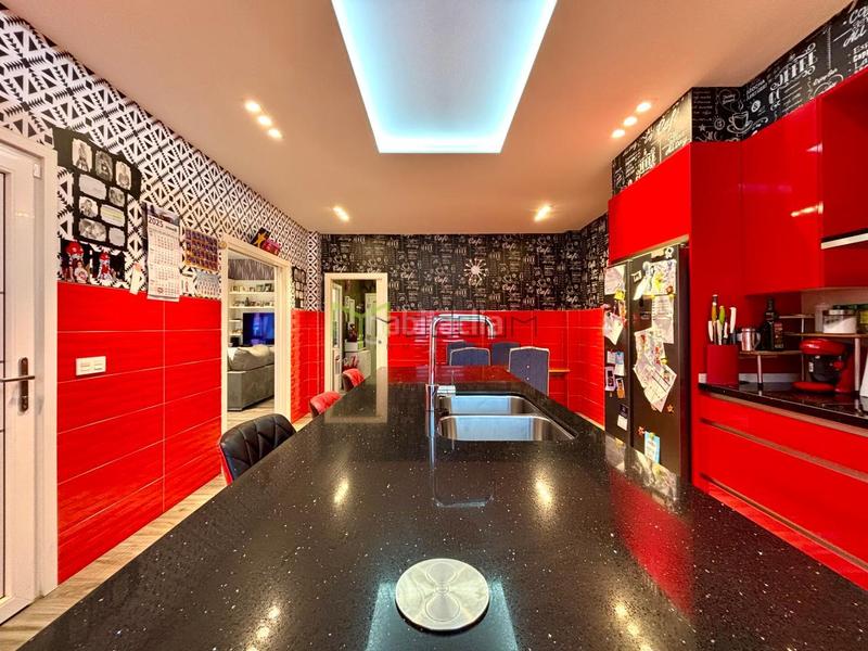 Foto eaf86d28-9134-43d8-96e1-6c226963ee3b. Xalet amb calefacció aparcament a Parroquias de Santiago Santiago de Compostela