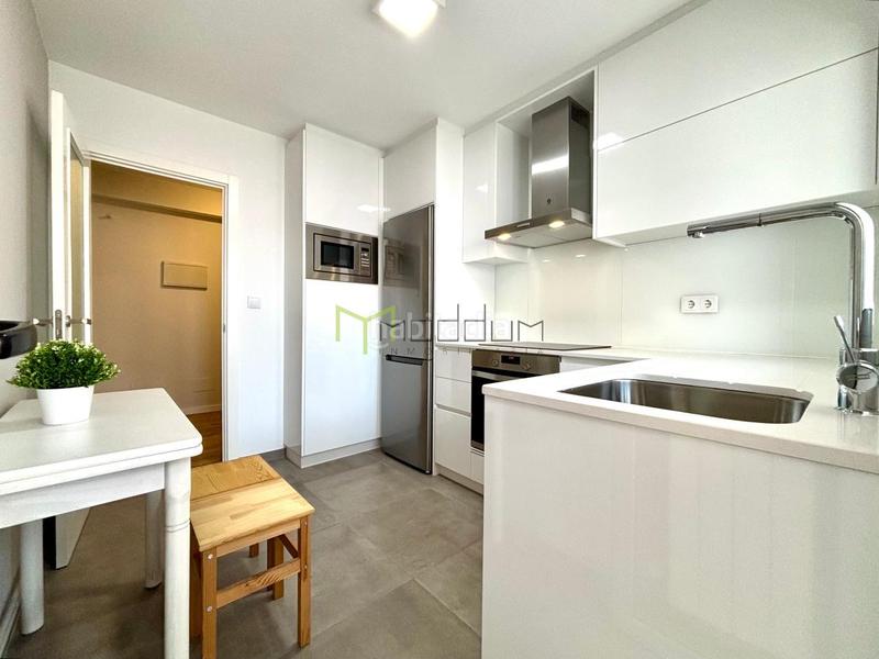 Foto 80b9f1a1-44b2-44ed-a50d-584b822f4940. Flat with heating parking in Los Castros - Castrillón Coruña (A)