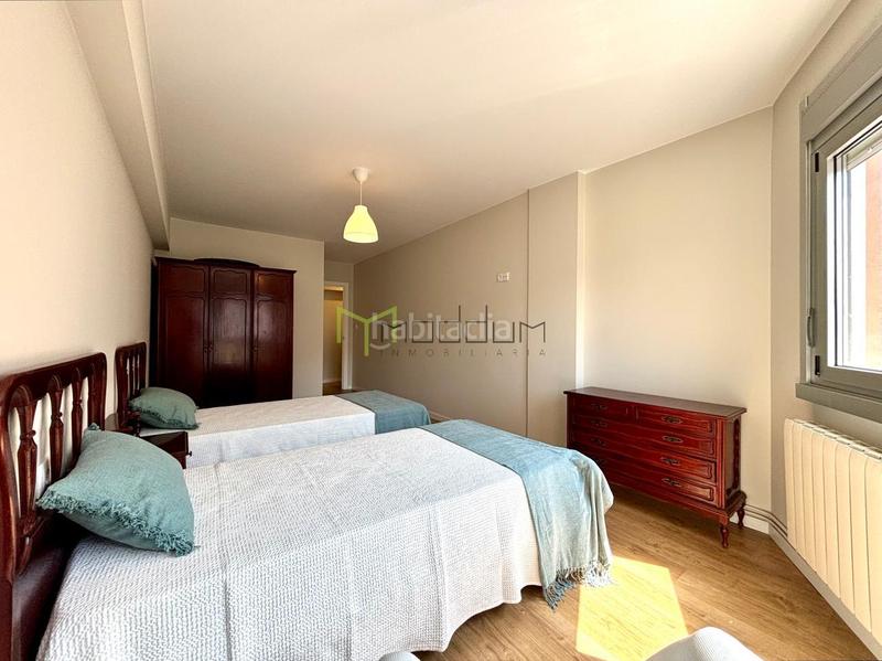 Foto 12f683e2-a9ce-4a32-a1f0-d5bdfecfbc03. Piso en Los Castros - Castrillón Coruña (A)
