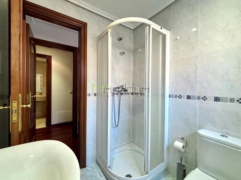 Foto 420a7207-1b8d-4c2a-8ccf-ecf0b2fd096f. Location appartement avec chauffage parking dans O Milladoiro Ames