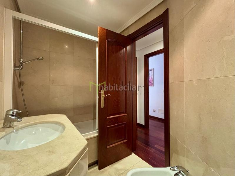 Foto c01ac9e2-d65e-4d64-a5bf-62b5fdd8d420. Location appartement avec chauffage parking dans O Milladoiro Ames
