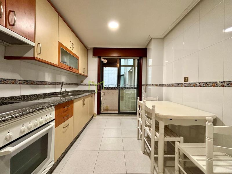 Foto 0ce34737-c2fd-44b1-b674-f87838665097. Miete etagenwohnung mit heizung parking in O Milladoiro Ames