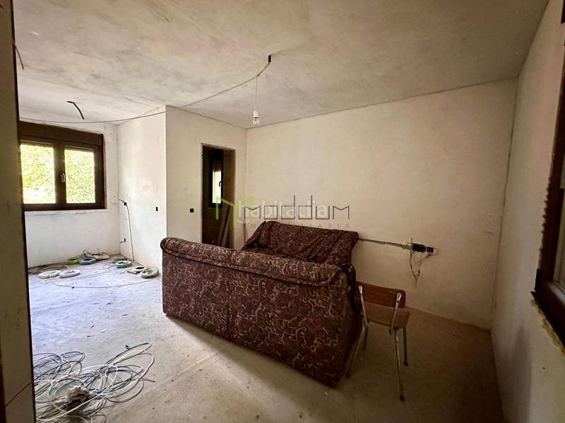 Foto a06b892a-3e58-4187-8e26-efa5ec8a1572. Casa amb aparcament a Bugallido Ames